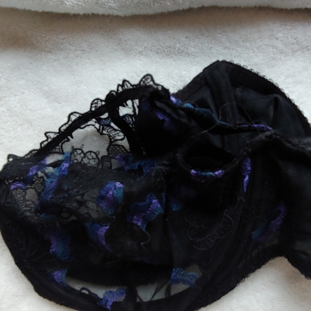 Bra - Picture 2 of 4